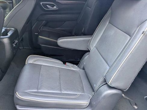 Used 2022 Chevrolet Suburban Premier image 17