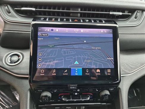 Used 2021 Jeep Grand Cherokee L Limited RWD image 13