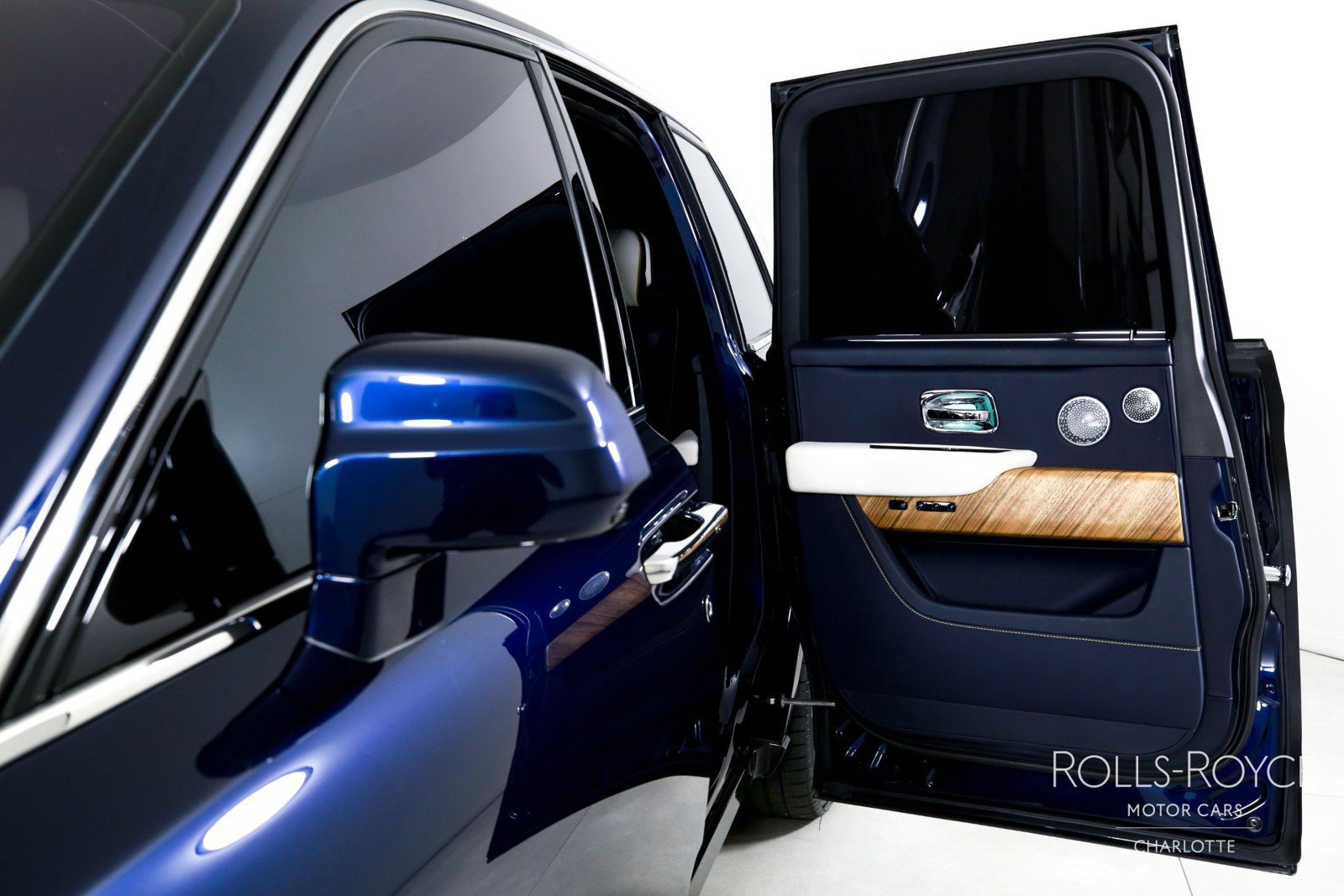 Certified 2025 Rolls-Royce Cullinan AWD/4WD image 18