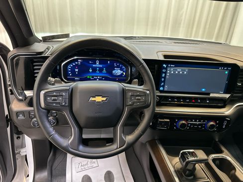 Certified 2024 Chevrolet Silverado 1500 High Country image 3