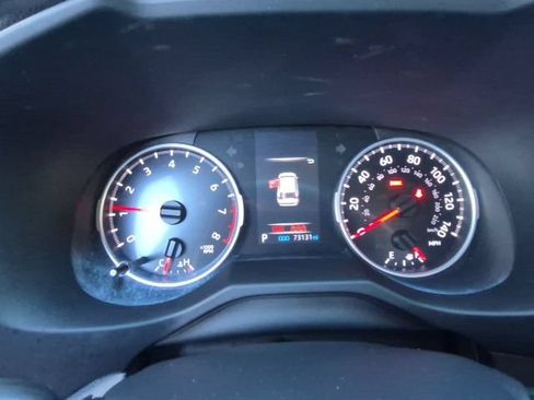 Used 2021 Toyota RAV4 LE w/ Carpet Mat Package (TMS) AWD/4WD image 21