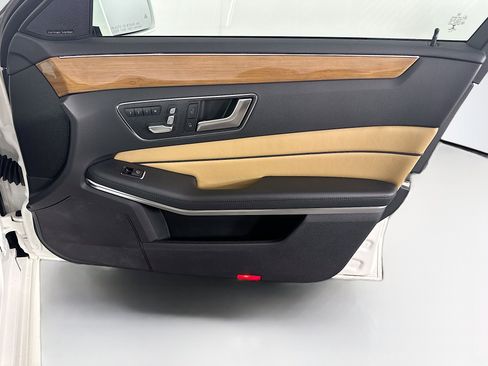 Used 2016 Mercedes-Benz E 350 4MATIC Wagon image 35