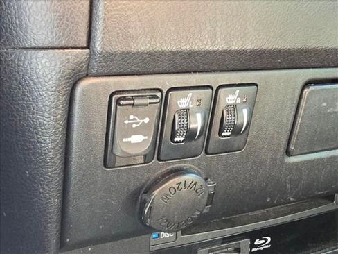 Used 2015 Toyota Sienna Limited Premium w/ Advanced Technology Package FWD image 9