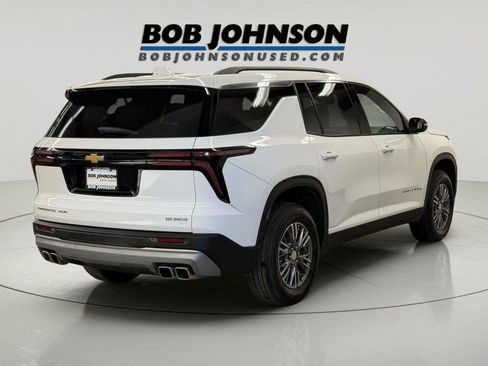 Used 2025 Chevrolet Traverse LT AWD/4WD image 11
