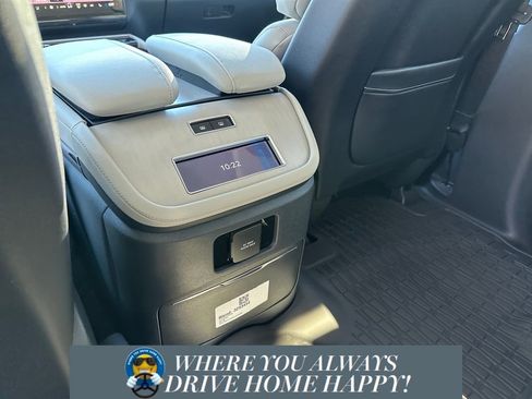 New 2025 Lincoln Navigator Reserve image 28