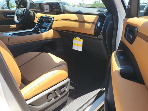 New 2026 Nissan Armada SL AWD/4WD image 11