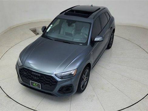 Used 2024 Audi Q5 e Prestige w/ Prestige Package image 83