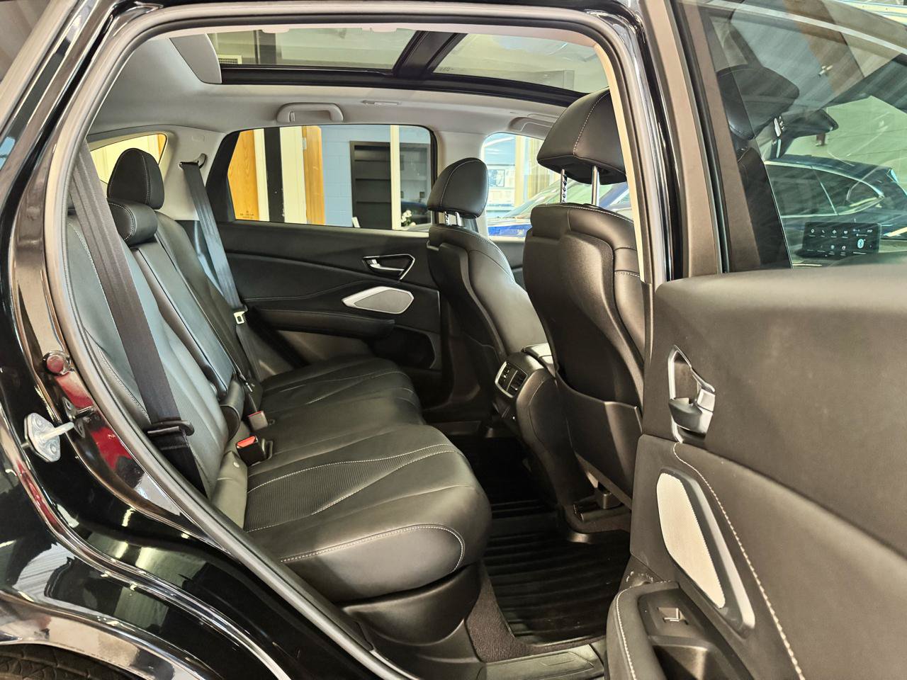 Used 2023 Acura RDX w/ Technology Package AWD/4WD image 29