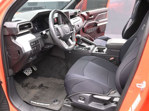 Used 2024 Toyota Tacoma TRD Sport AWD/4WD image 12