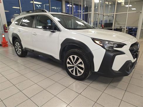 Used 2024 Subaru Outback Premium image 2