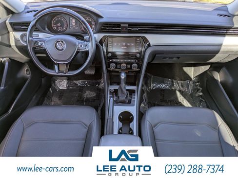 Used 2020 Volkswagen Passat 2.0T SE image 12