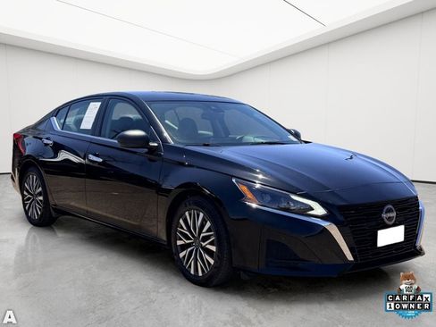 Used 2025 Nissan Altima 2.5 SV FWD image 8
