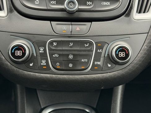 Used 2025 Chevrolet Malibu LT image 24