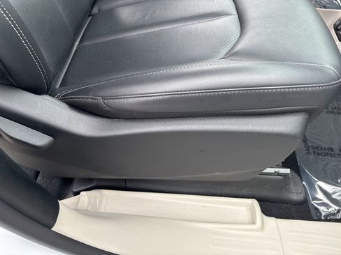 Used 2024 Chrysler Pacifica Touring-L w/ Road Tripper Package FWD image 38