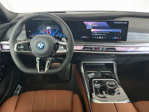 New 2026 BMW 750e xDrive image 10