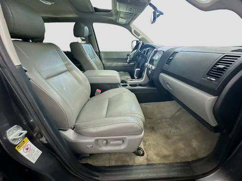 Used 2011 Toyota Sequoia Limited AWD/4WD image 34