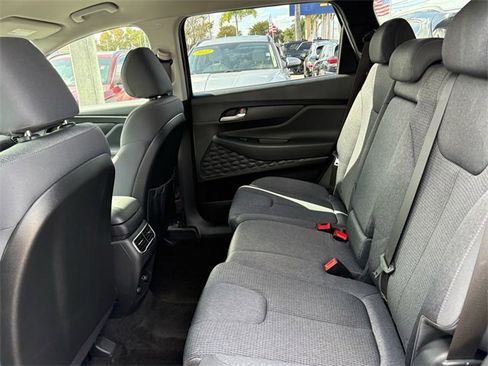 Used 2023 Hyundai Santa Fe SE image 9