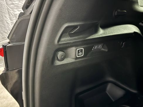 Used 2023 Jeep Grand Cherokee L Laredo AWD/4WD image 15