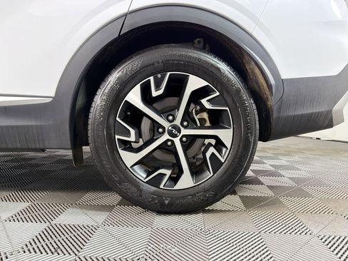 Used 2024 Kia Sportage EX image 9