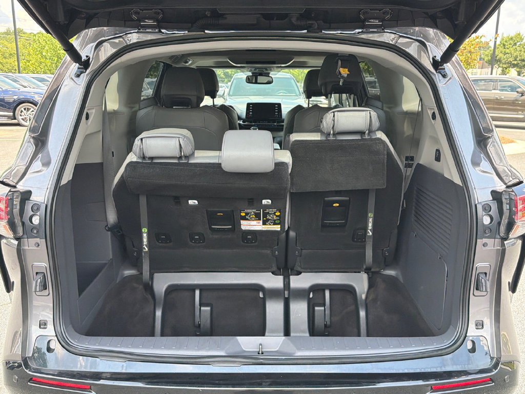 Used 2022 Toyota Sienna Limited AWD/4WD image 19