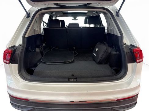 Certified 2023 Volkswagen Tiguan SE w/ Panoramic Sunroof Package FWD image 22