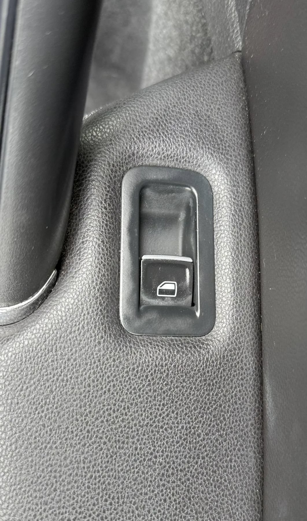 Used 2015 Volkswagen GTI SE FWD image 37