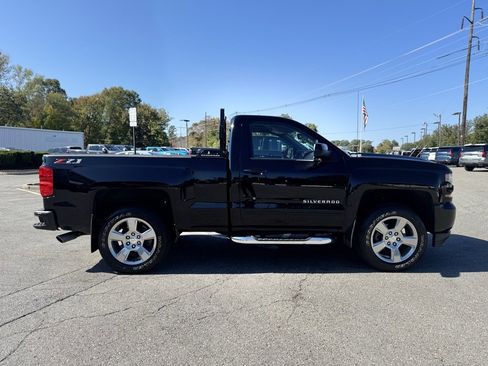 Used 2018 Chevrolet Silverado 1500 LT w/ LT Convenience Package image 7