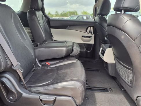 Used 2024 Kia Carnival LX FWD image 15