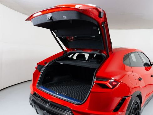 Used 2024 Lamborghini Urus Performante image 14