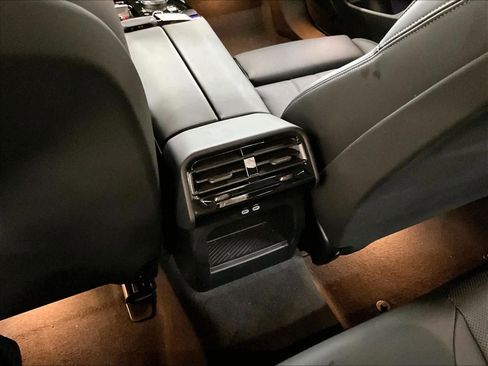 Certified 2026 BMW i5 eDrive40 image 36