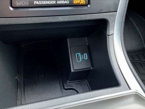 Used 2024 Ford Edge Titanium image 28