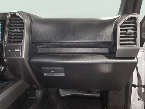 Used 2017 Ford F150 XLT w/ Equipment Group 302A Luxury AWD/4WD image 44