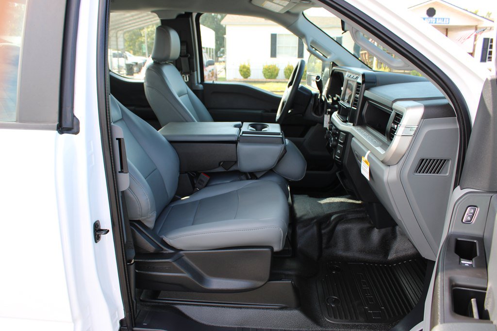 Used 2024 Ford F250 XL w/ XL Chrome Package RWD image 18