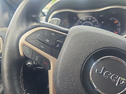 Used 2015 Jeep Grand Cherokee Overland AWD/4WD image 21