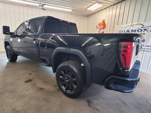 Used 2025 GMC Sierra 2500 AT4 image 4