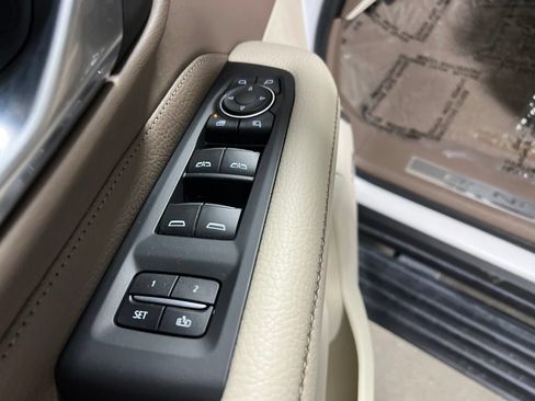 Used 2021 GMC Yukon Denali w/ LPO, Illumination Package RWD image 27