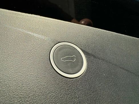 Used 2018 Tesla Model X 75D image 52