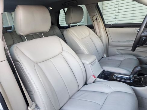 Used 2010 Cadillac DTS image 12