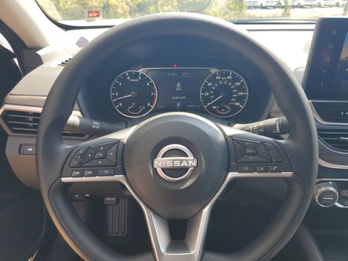 New 2026 Nissan Altima 2.5 SV w/ SV Special Edition Package FWD image 9