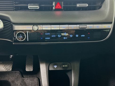 Used 2024 Hyundai Ioniq 5 Limited image 24