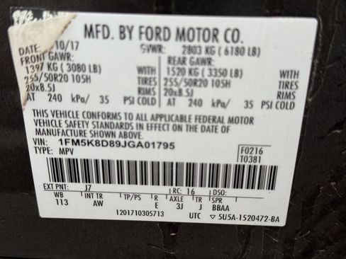 Used 2018 Ford Explorer XLT w/ Equipment Group 202A AWD/4WD image 8