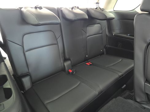 New 2025 Nissan Pathfinder SL w/ Black Appearance Package image 12