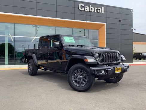 New 2026 Jeep Gladiator Sport image 2