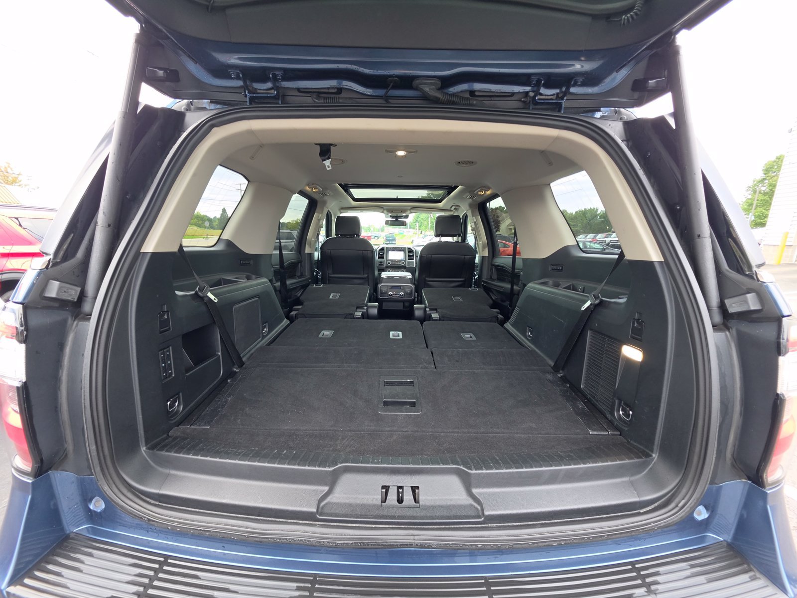 Used 2019 Ford Expedition Platinum AWD/4WD image 31