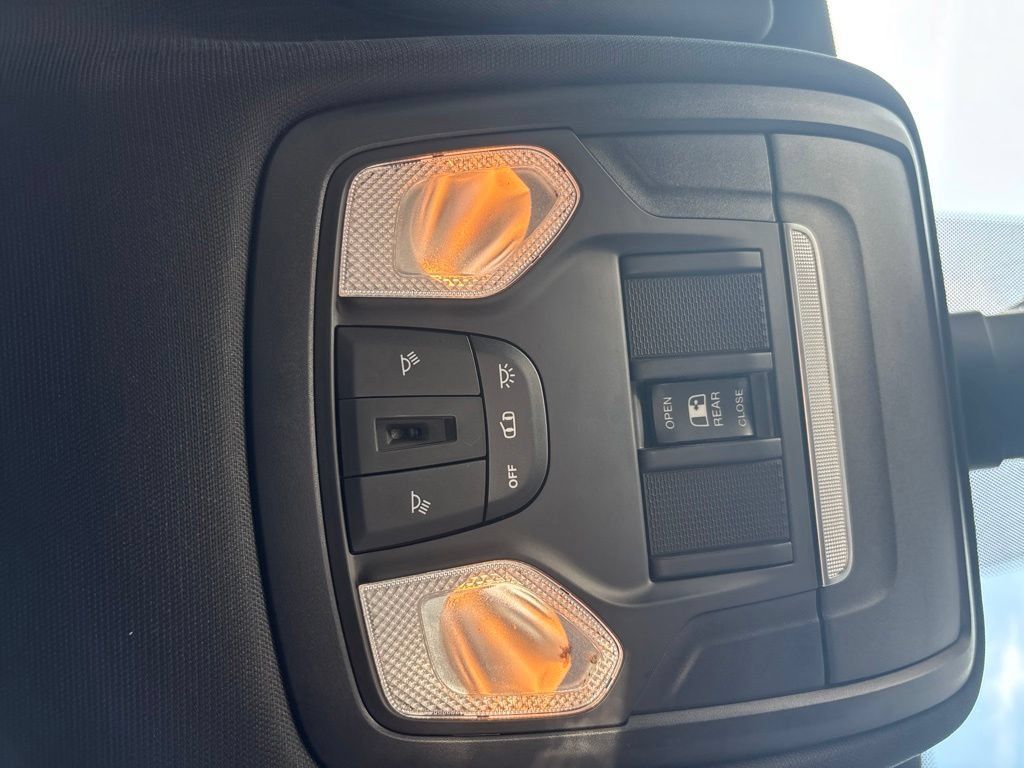 Used 2020 RAM 1500 Big Horn AWD/4WD image 22