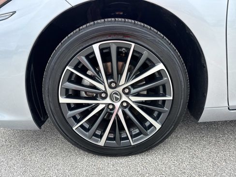 Used 2024 Lexus ES 250 w/ Premium Package AWD/4WD image 19