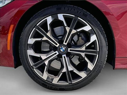 Used 2025 BMW 330i Sedan w/ M Sport Package RWD image 10