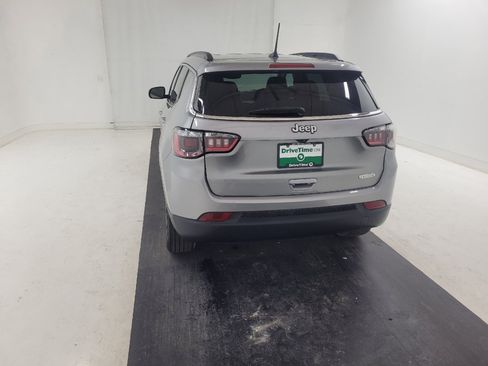 Used 2022 Jeep Compass Latitude FWD image 6