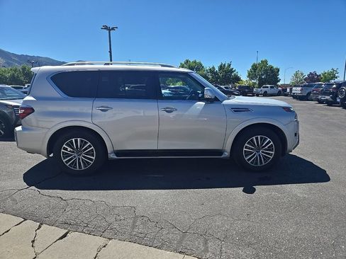Used 2024 Nissan Armada SL w/ Captain's Chairs Package AWD/4WD image 4