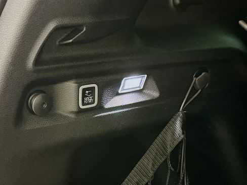 Used 2024 Jeep Grand Cherokee L Altitude AWD/4WD image 32